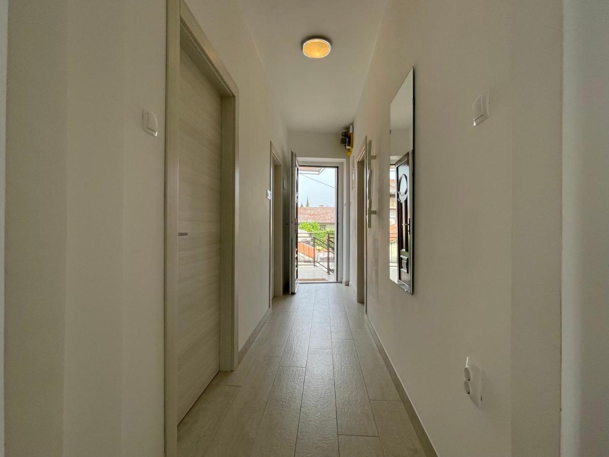 Modern Apartment In The Old Part Of Town Rijeka Bagian luar foto