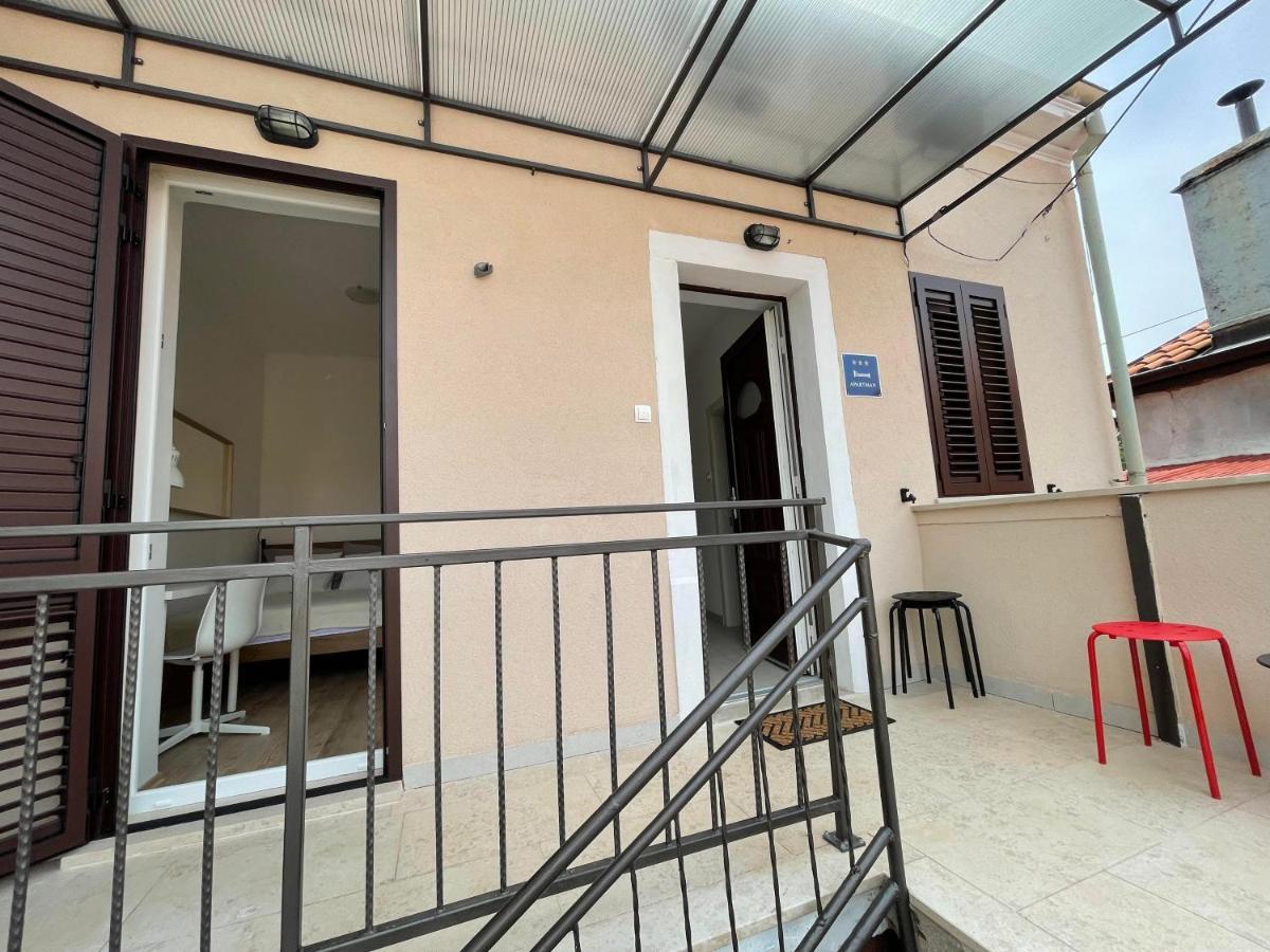 Modern Apartment In The Old Part Of Town Rijeka Bagian luar foto